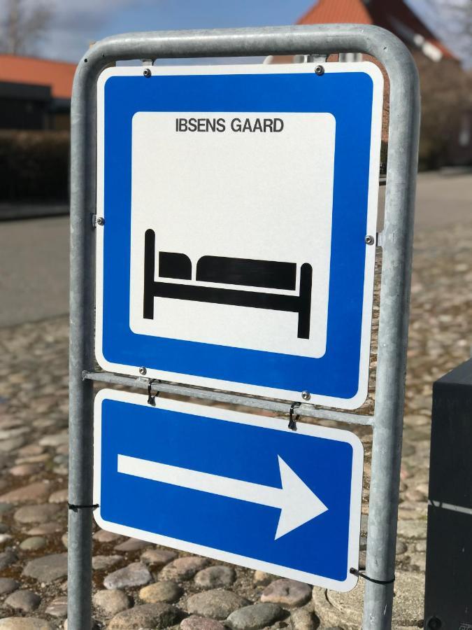Ibsens Gaard Hotel Ebeltoft Exterior foto