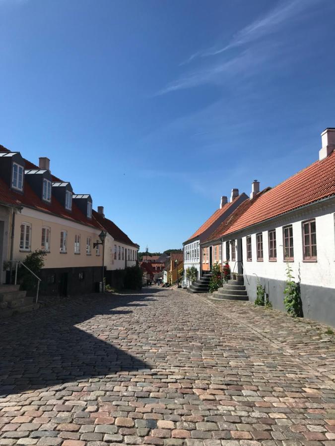 Ibsens Gaard Hotel Ebeltoft Exterior foto